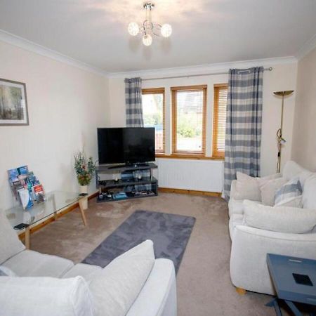 Modern 2 Bedroom Semi Detached House With Own Private Driveway Inverness Exteriér fotografie