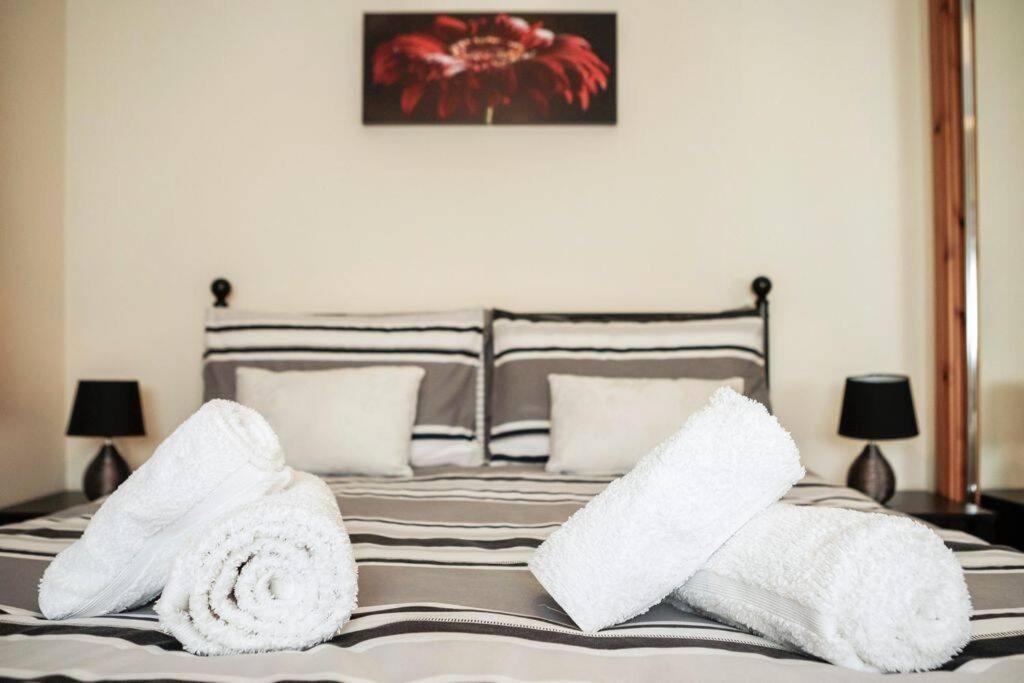 Modern 2 Bedroom Semi Detached House With Own Private Driveway Inverness Exteriér fotografie