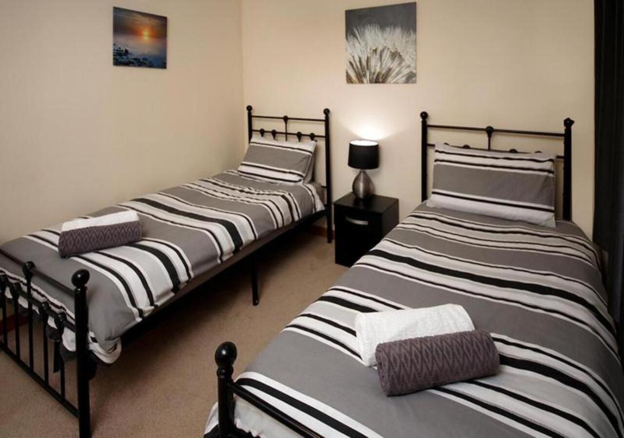 Modern 2 Bedroom Semi Detached House With Own Private Driveway Inverness Exteriér fotografie
